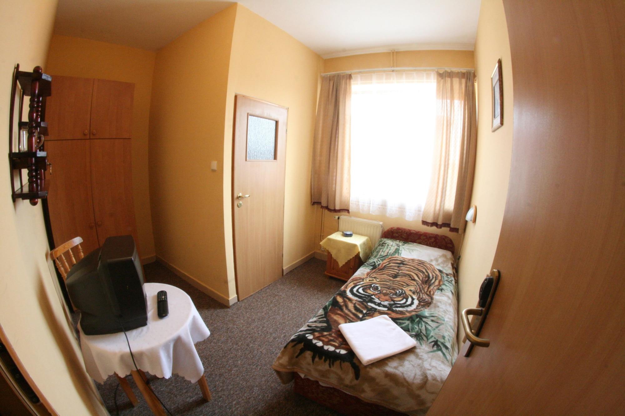 Hotel Daisy Budget Krakow Ngoại thất bức ảnh