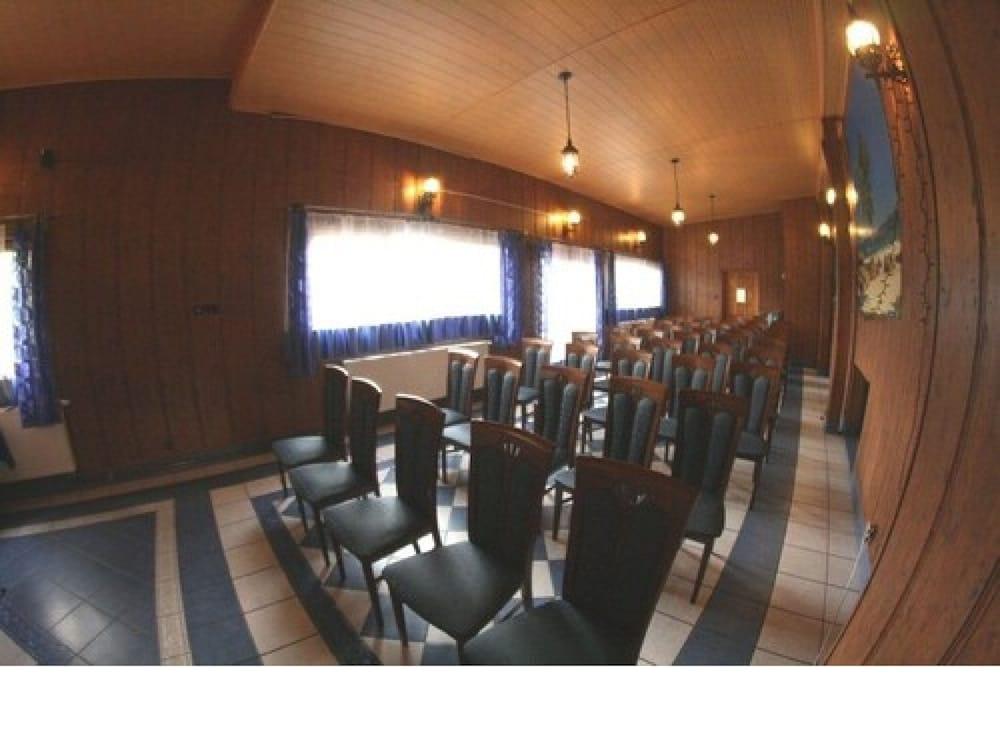 Hotel Daisy Budget Krakow Ngoại thất bức ảnh