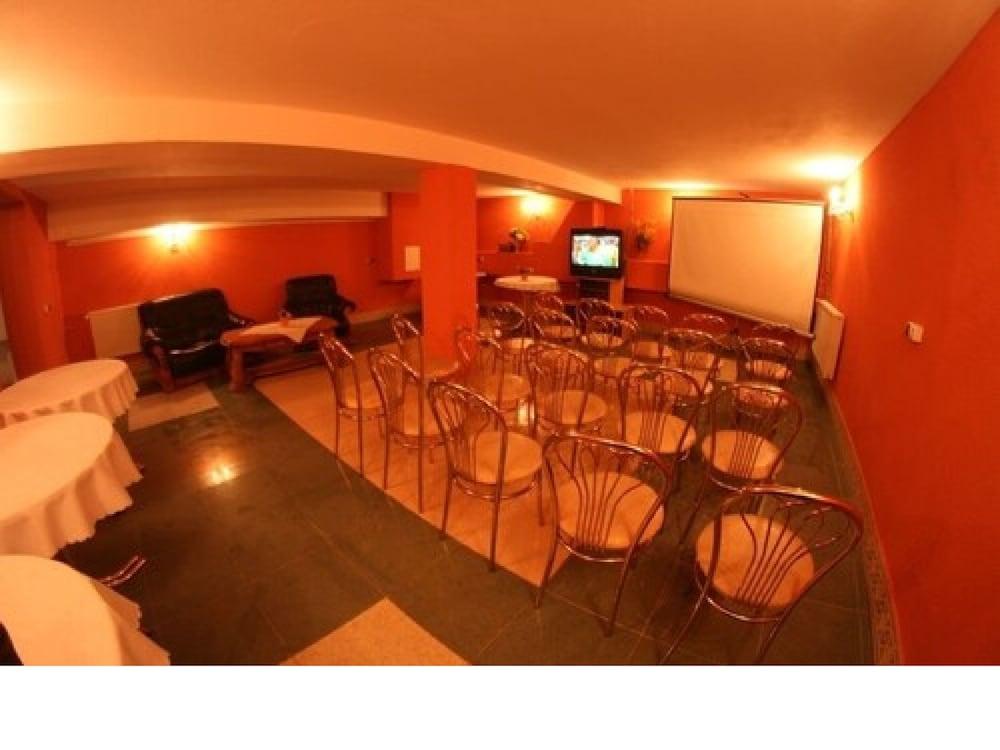 Hotel Daisy Budget Krakow Ngoại thất bức ảnh