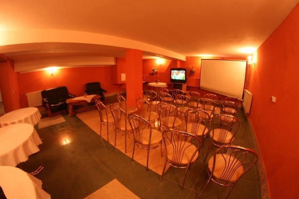 Hotel Daisy Budget Krakow Ngoại thất bức ảnh